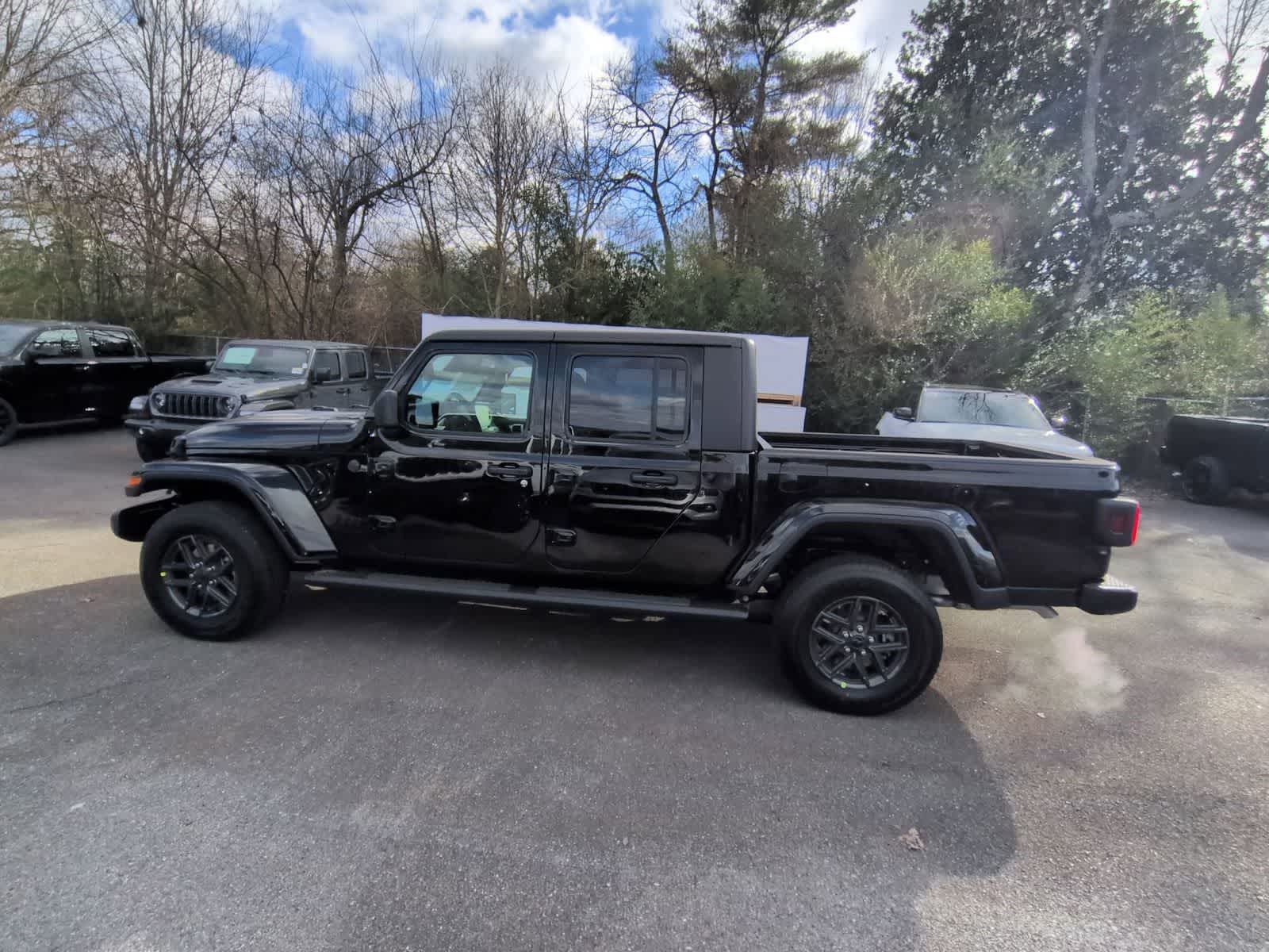 2026 Jeep Gladiator — detail view
