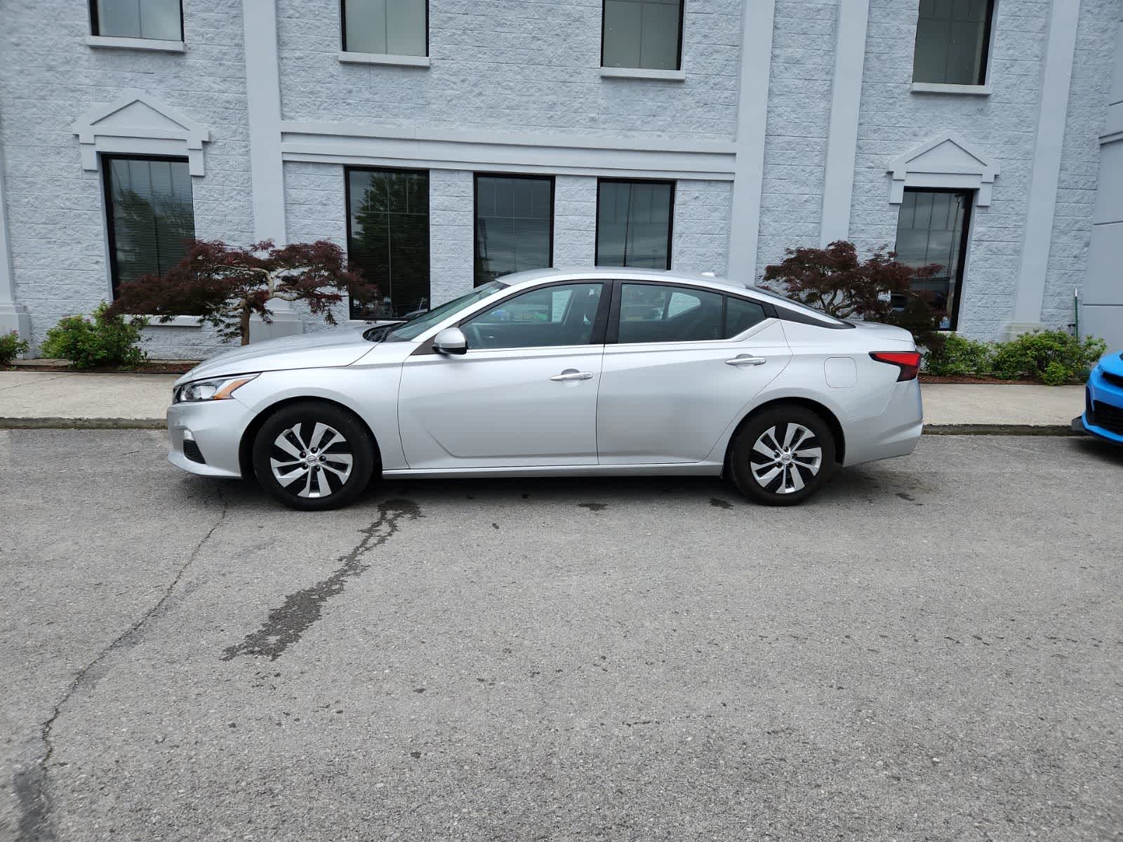 2020 Nissan Altima — side profile view