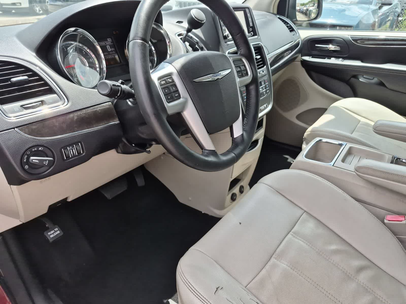 2013 Chrysler Town & Country — side profile view